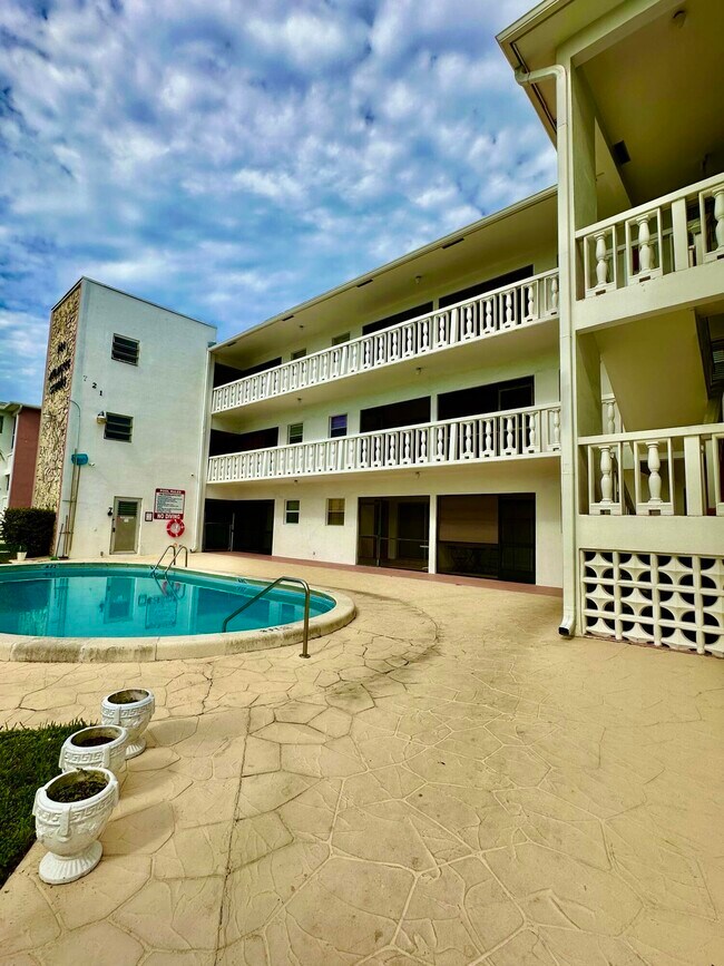 Foto del edificio - 721 Atlantic Shores Blvd