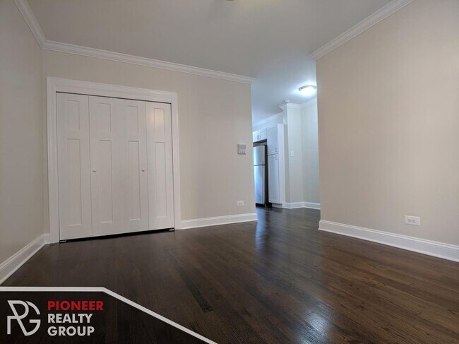 Foto del edificio - 3817 N Greenview Ave