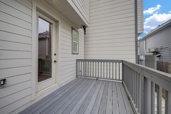 Building Photo - For Lease | 3 Bed, 3.5 Bath | 2,139 Sq Ft | Timber Heights Village |