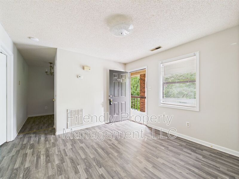 Foto principal - 119 Bay Meadow Ct