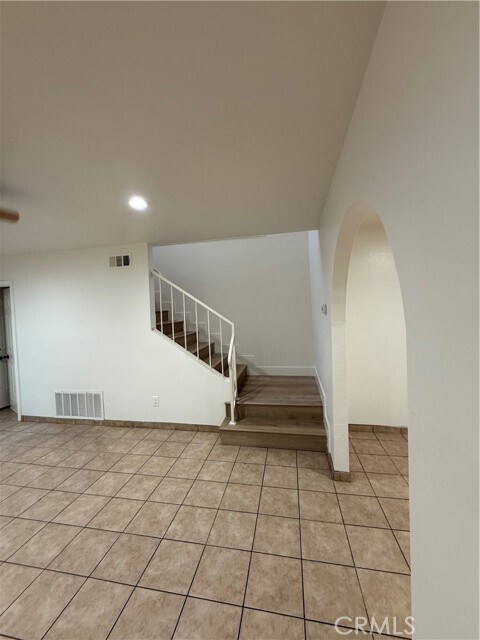 Foto del edificio - 605 Highlander Ave