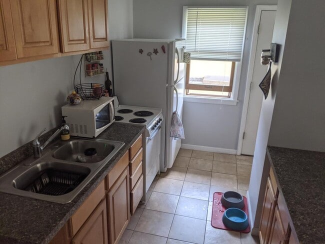 Building Photo - 5723 S 34th Ave