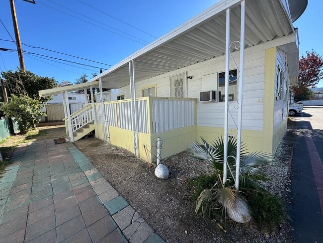 Building Photo - 41 Crooks St