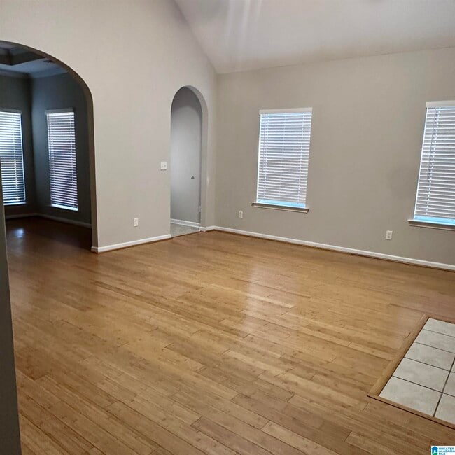 Building Photo - 5272 Promenade Dr