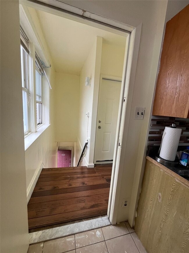 Building Photo - 156 Rockaway Ave