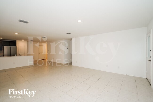 Foto del edificio - 14841 Firerock Rd
