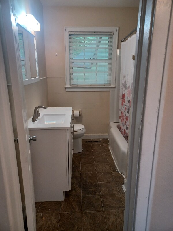 Building Photo - 1544 Bacon Ave