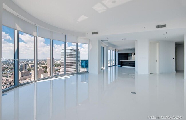 Building Photo - 200 Biscayne Blvd Way