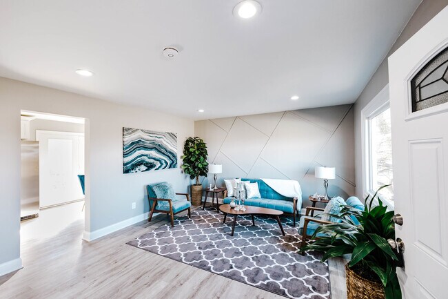 Foto del edificio - 5645 Colgate Ln