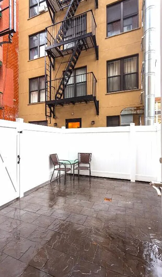 Foto del edificio - 135 Ridge St