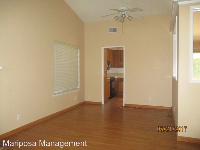 Building Photo - 9405 Emerald Vista Dr