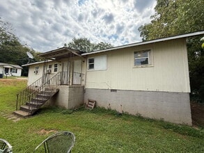 Building Photo - 721 English St