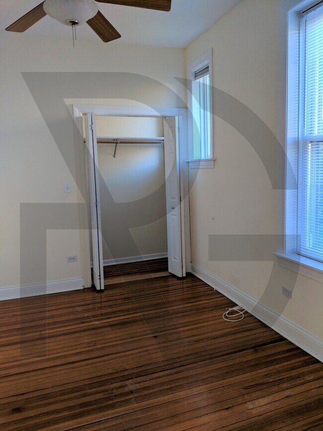 Foto del edificio - 3846 N Southport Ave