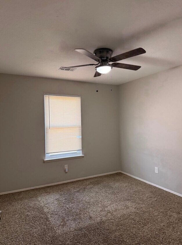 Building Photo - 4707 E Parma Dr