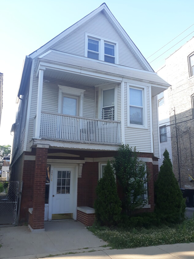 Primary Photo - 2414 W Cullom Ave