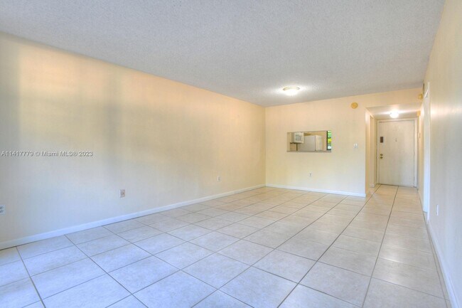 Foto del edificio - 10855 SW 112th Ave
