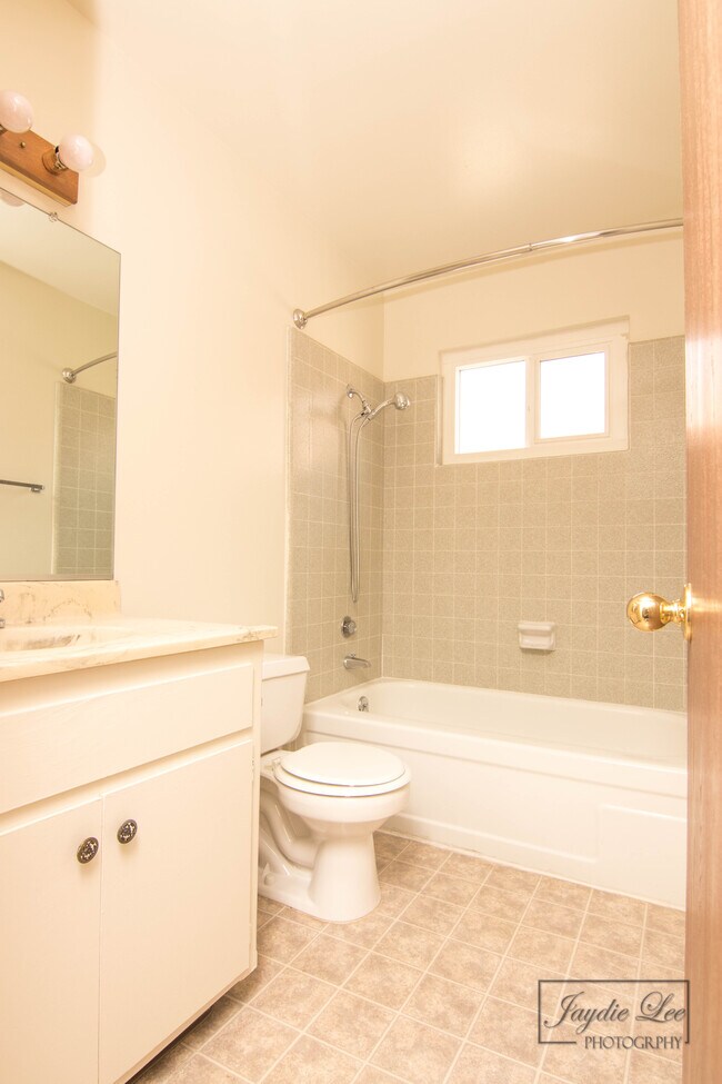 Baño reluciente - Bidwell's Mill Apartments