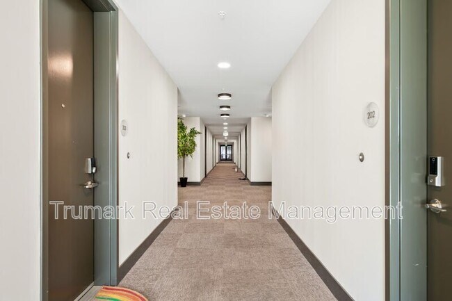Building Photo - 218 N El Molino Ave
