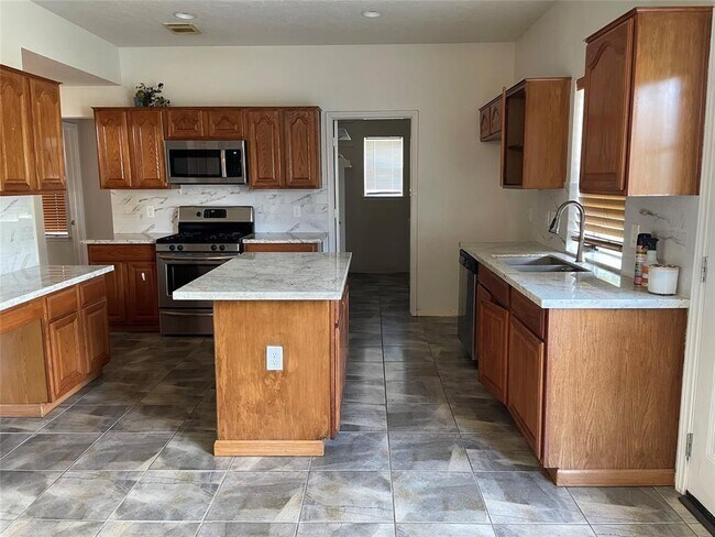 Foto del edificio - 15423 Park Glen Dr