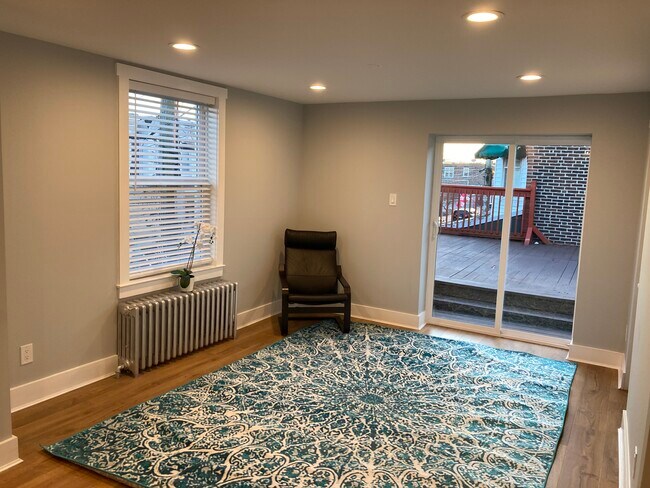 Living/Dining Room - 2658 E Ontario St