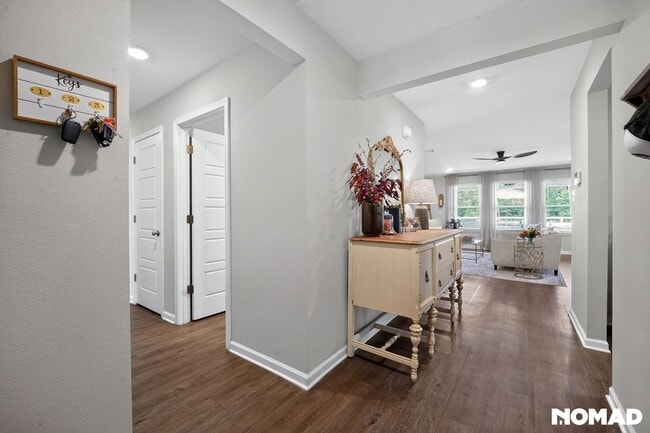 Building Photo - 1008 Enclave Cir