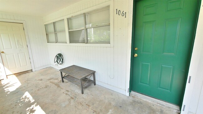 Building Photo - 781 Country Pl Dr