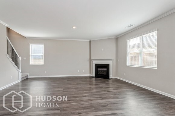 Foto del edificio - NOW AVAILABLE! - 413 Huntleigh Shores Ln, ...