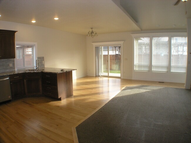 Foto del edificio - 2537 E Hidden Crk St