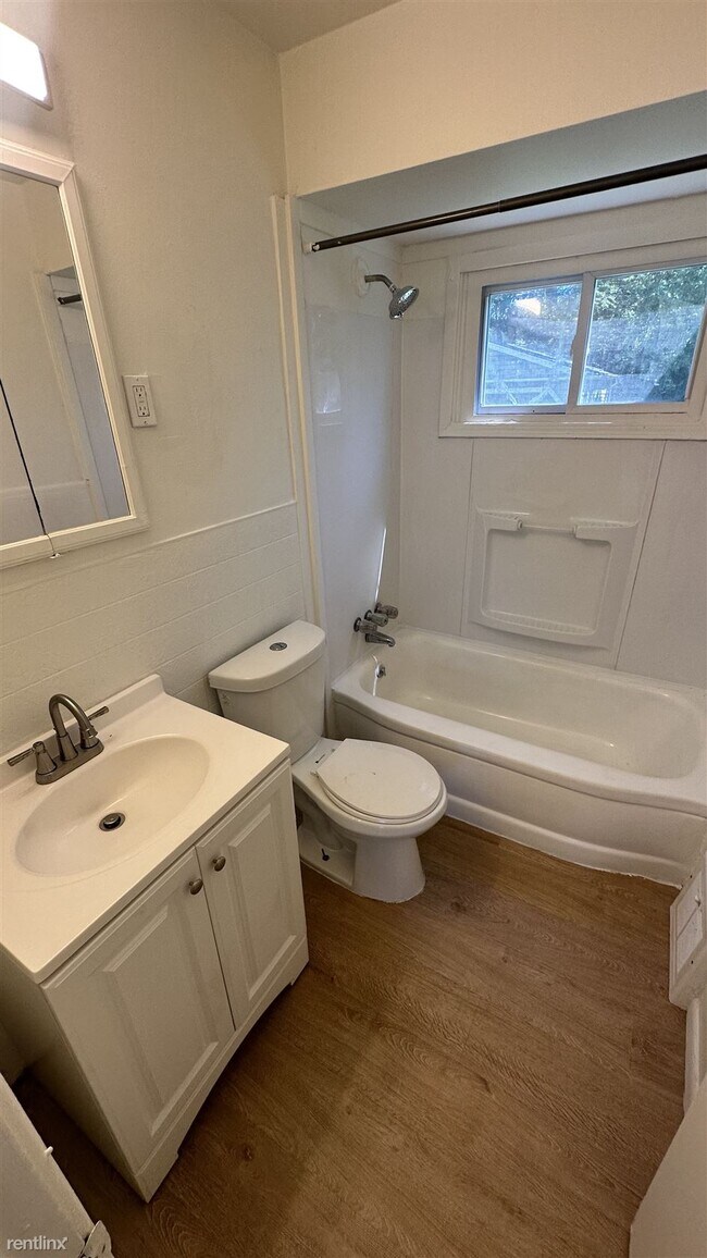 Foto del edificio - 3 br, 1 bath House - 4173 East 148th Street
