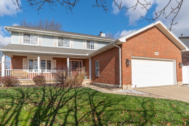 Building Photo - 1219 Stephenson Dr