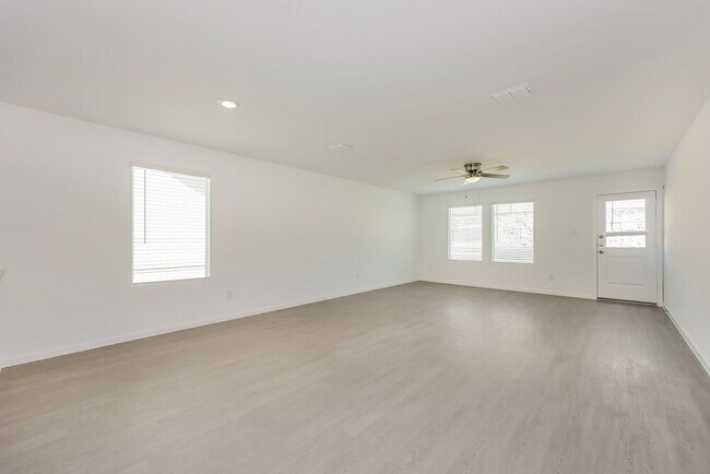 Foto del edificio - 2205 La Vis Ln