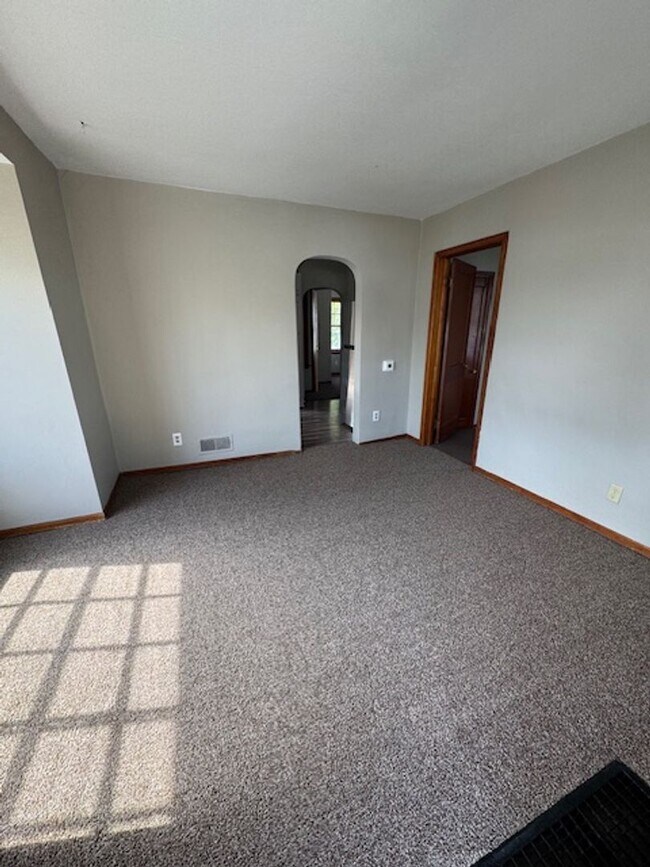 Building Photo - 3602 Robinwood Dr