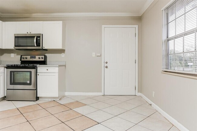 Building Photo - 8170 SW 6th Ct