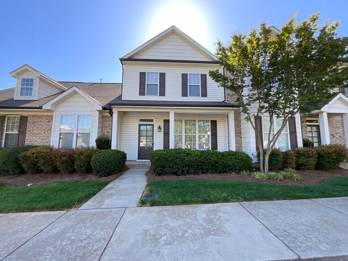 10 Rhododendron Dr, Greensboro, NC 27455 Townhome Rentals in