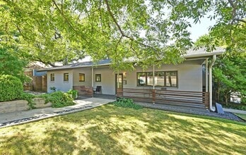 Building Photo - 701 Brownlee Cir