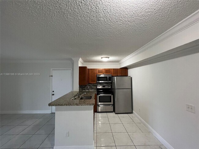 Foto del edificio - 9729 Hammocks Blvd