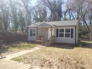 Building Photo - 264 Broad Dr SW