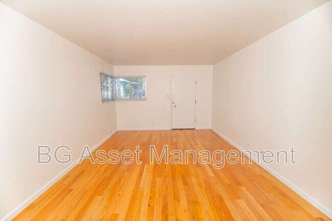 Foto del edificio - 5308 Columbia Ave