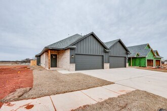 Building Photo - 13517-13521 Calli Ct