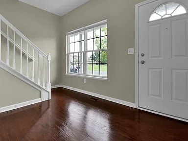 Building Photo - 1153 Park Dr