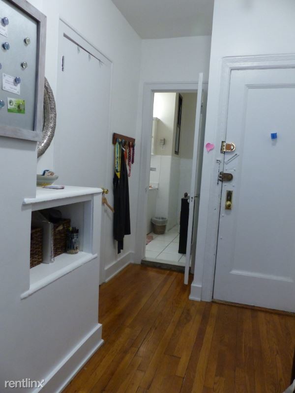 Foto del edificio - 57 W 8th St