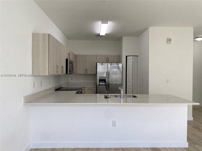 Foto del edificio - 15540 SW 136th St