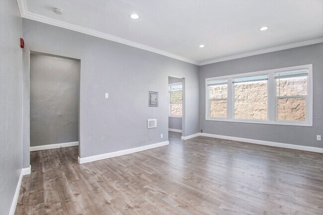Building Photo - 1829 6th Ave