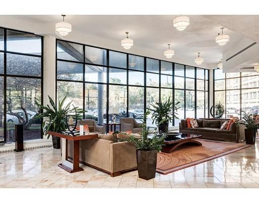 Foto del edificio - 250 Hammond Pond Pkwy