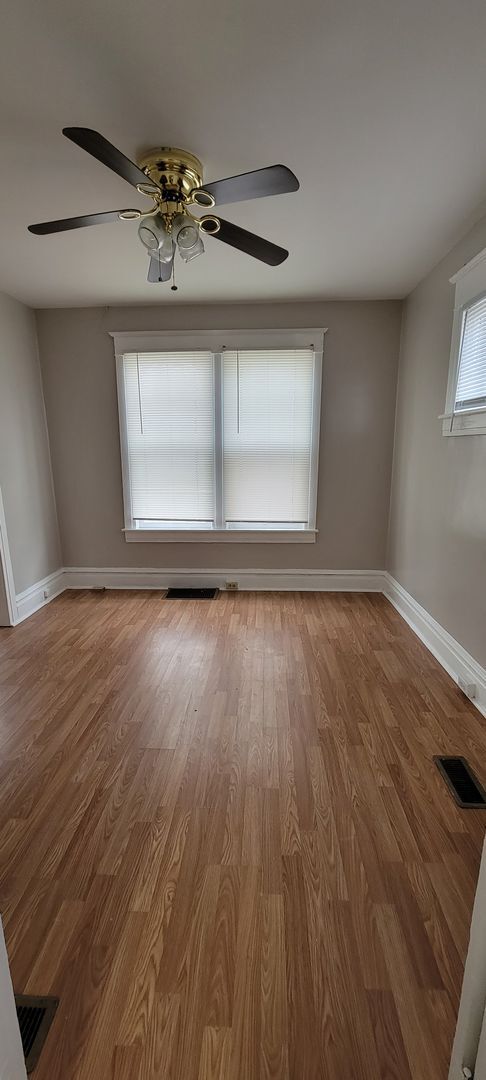 Foto del edificio - 3 bedroom (space bedrooms), 1 bath, 2 story single family