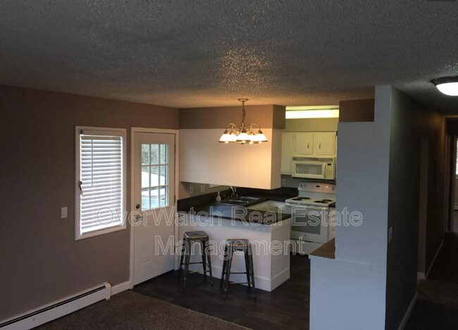 Foto del edificio - 6329 E 32nd Ave