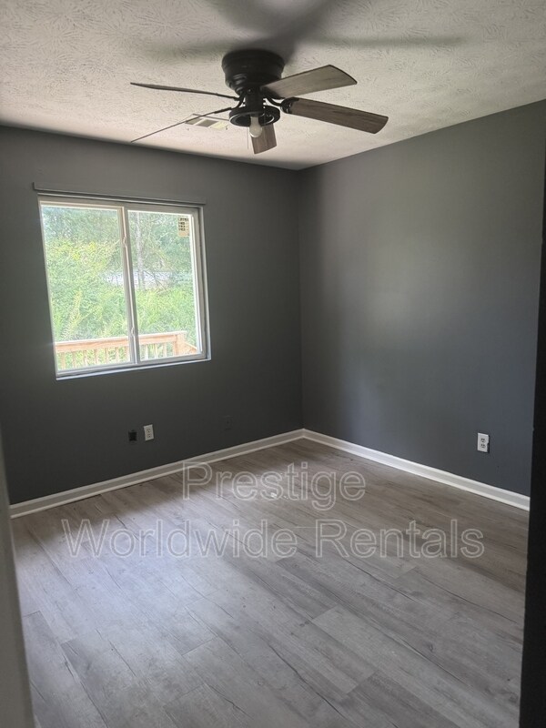Building Photo - 4125 Sandfort Rd