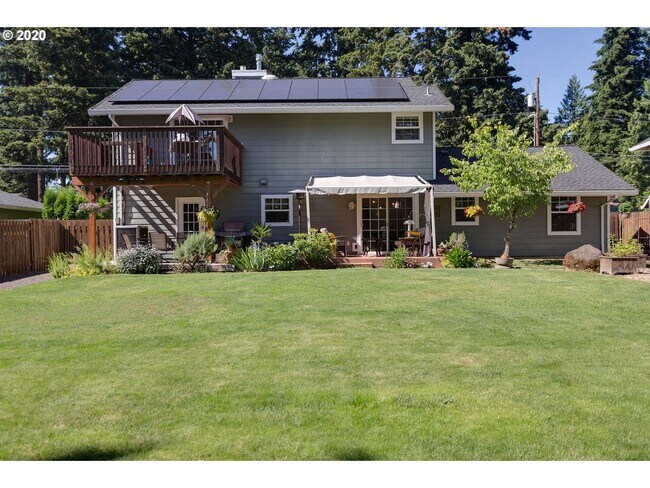 Foto del edificio - LAKE OSWEGO/LAKE GROVE LARGE UPDATE HOME O...