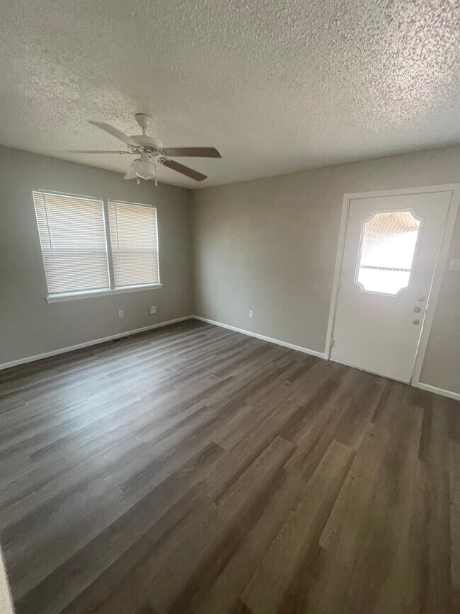 Foto del edificio - 9604 Elgin Ave