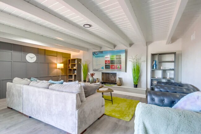 Foto del edificio - 5551 Churchward St